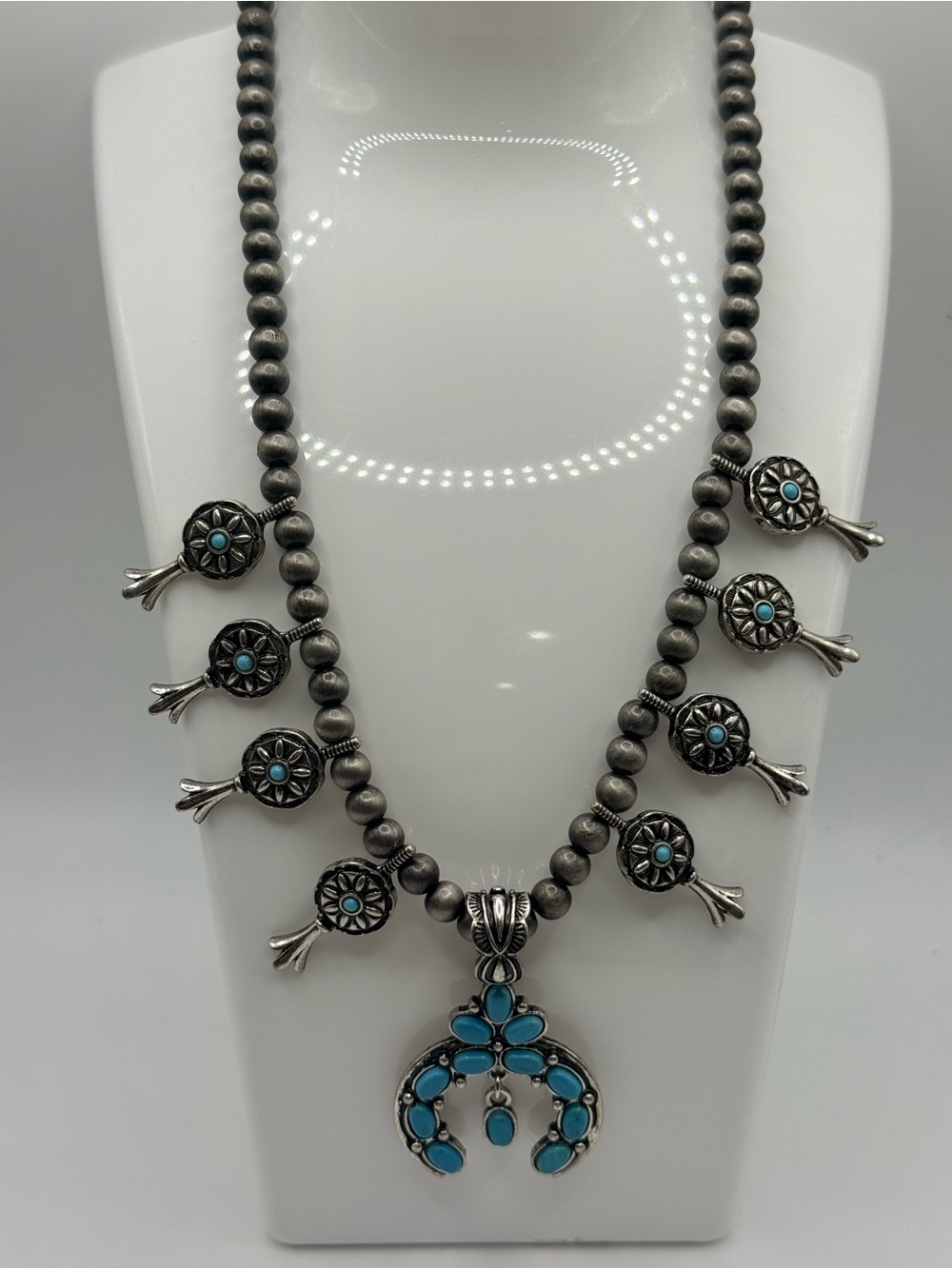 Southwest Style Faux Turquoise Silver Toned Small Squash Blossom necklace 14-17”